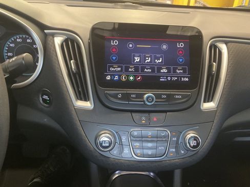 Used 2024 Chevrolet Malibu LT image 21