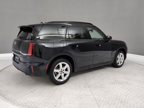Used 2025 MINI Cooper Countryman S w/ Comfort Package Max image 6