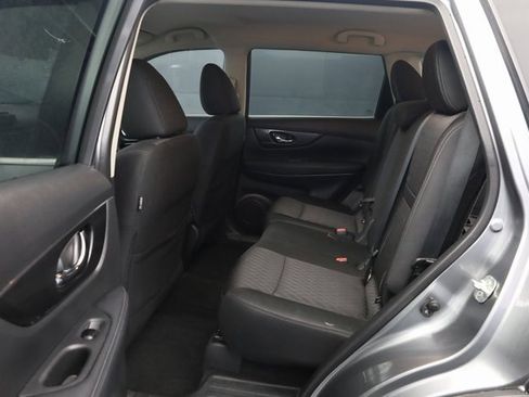 Used 2018 Nissan Rogue SV image 23