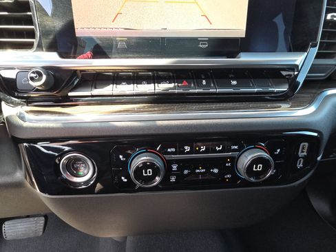 Used 2023 Chevrolet Silverado 1500 RST AWD/4WD image 24