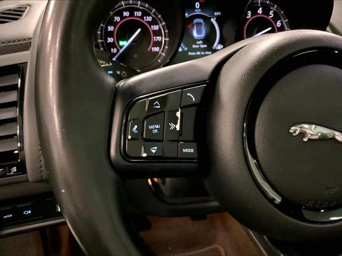 Used 2016 Jaguar F-TYPE Coupe image 20