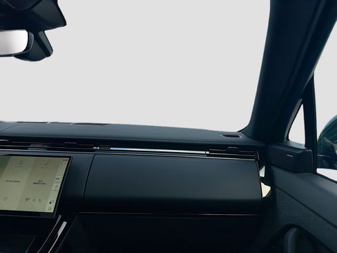 Used 2025 Land Rover Range Rover Sport Dynamic SE image 19