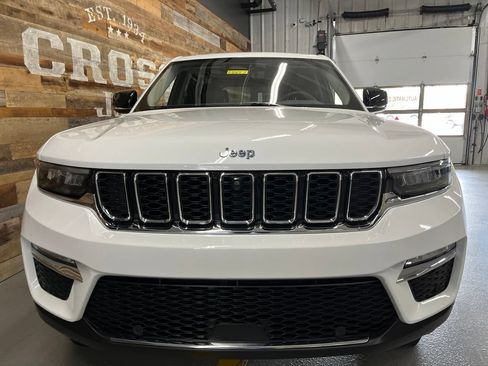 Used 2022 Jeep Grand Cherokee Limited 4xe w/ Luxury Tech Group II AWD/4WD image 6