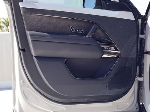 Used 2024 Land Rover Range Rover Sport Dynamic SE image 13