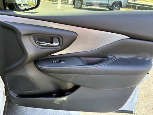 Used 2024 Nissan Murano SV w/ SV Midnight Edition Package image 13