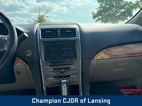 Used 2013 Lincoln MKX AWD image 3
