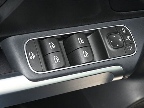 New 2026 Mercedes-Benz GLB 250 image 13