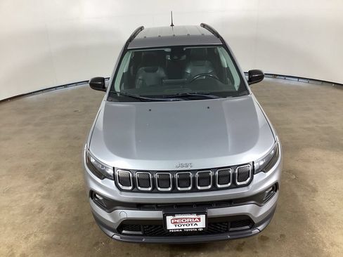 Used 2022 Jeep Compass Latitude w/ Convenience Group FWD image 4