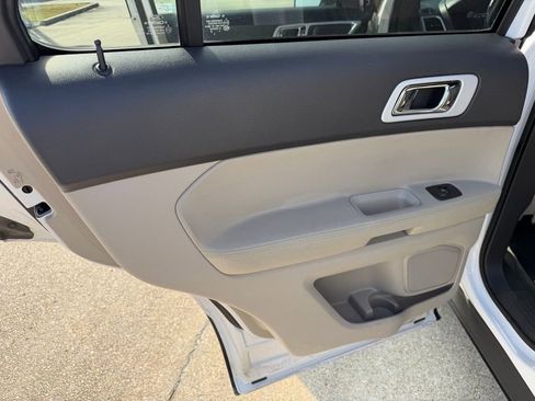 Used 2014 Ford Explorer XLT w/ Equipment Group 202A image 13
