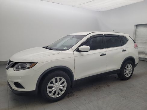Used 2016 Nissan Rogue S FWD image 2