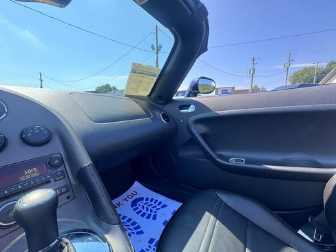 Used 2008 Pontiac Solstice Convertible w/ Premium Package RWD image 22