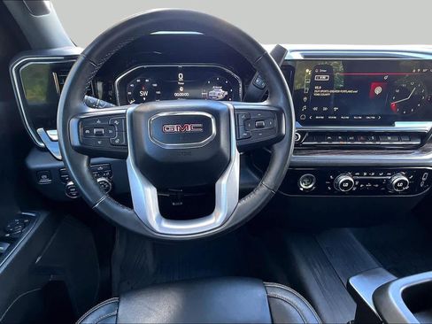 Used 2024 GMC Sierra 1500 Elevation AWD/4WD image 6