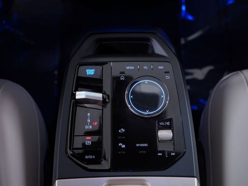 Used 2026 BMW iX xDrive60 image 13