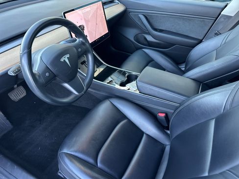 Used 2018 Tesla Model 3 Long Range image 9