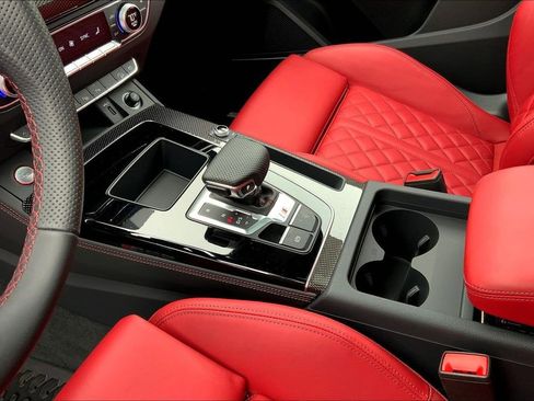 Certified 2025 Audi SQ5 Prestige image 17