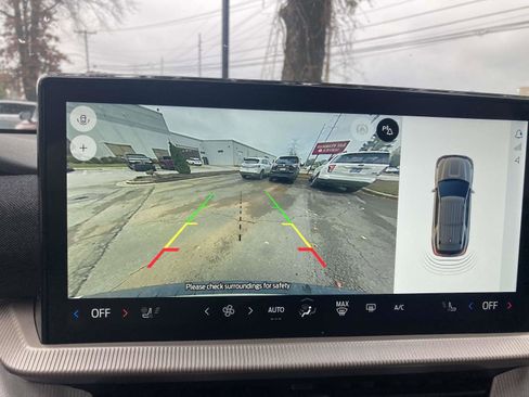 Used 2025 Ford Explorer Active w/ Active Comfort Package image 24