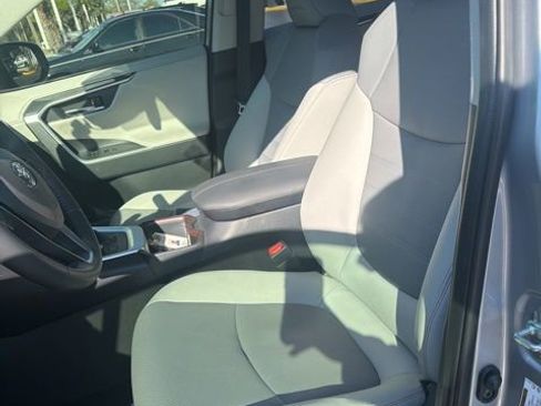 Used 2025 Toyota RAV4 Limited w/ Advanced Technology Package image 5