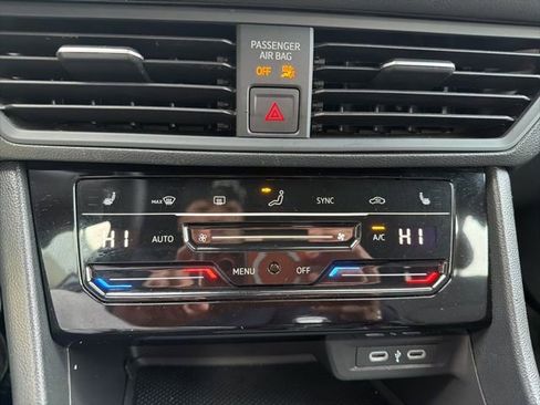 Used 2025 Volkswagen Jetta Sport FWD image 30