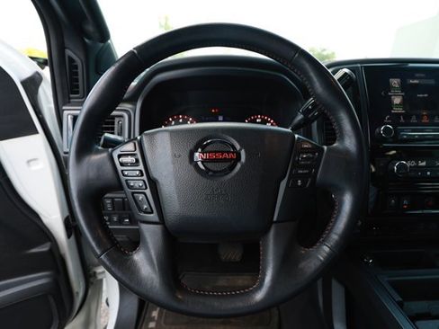 Used 2021 Nissan Titan PRO-4X w/ Pro-4x Convenience Package image 10