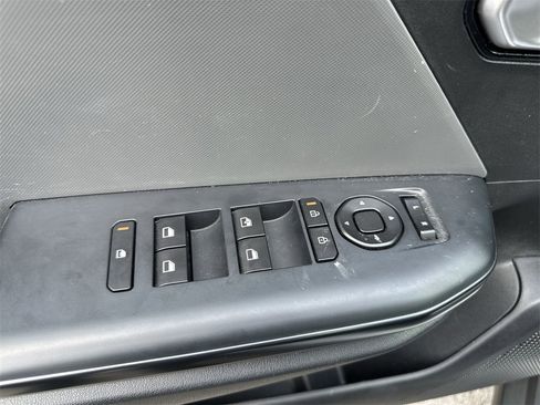 New 2025 Kia K4 LX image 13