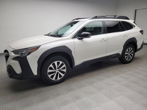 Used 2023 Subaru Outback Premium AWD/4WD image 2