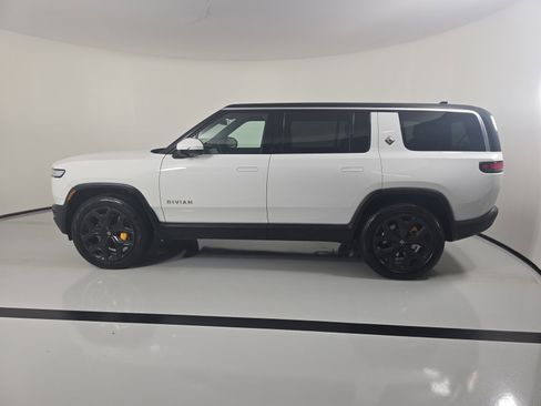Used 2024 Rivian R1S Adventure image 2