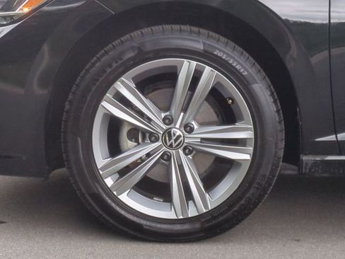 Used 2024 Volkswagen Jetta SE FWD image 19