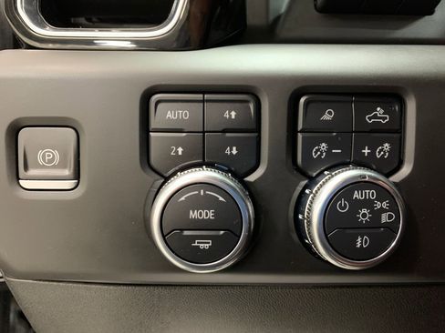 Used 2024 GMC Sierra 3500 Denali Ultimate image 12