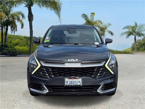 Used 2023 Kia Sportage LX image 3