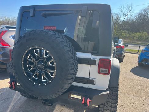 Used 2012 Jeep Wrangler Unlimited Sport image 13