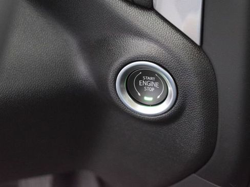 Used 2021 Chevrolet Silverado 1500 LT AWD/4WD image 22