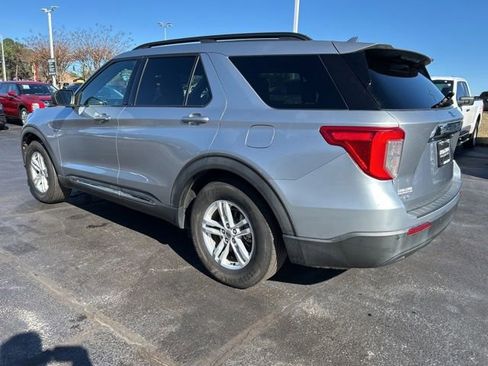 Used 2020 Ford Explorer XLT image 11