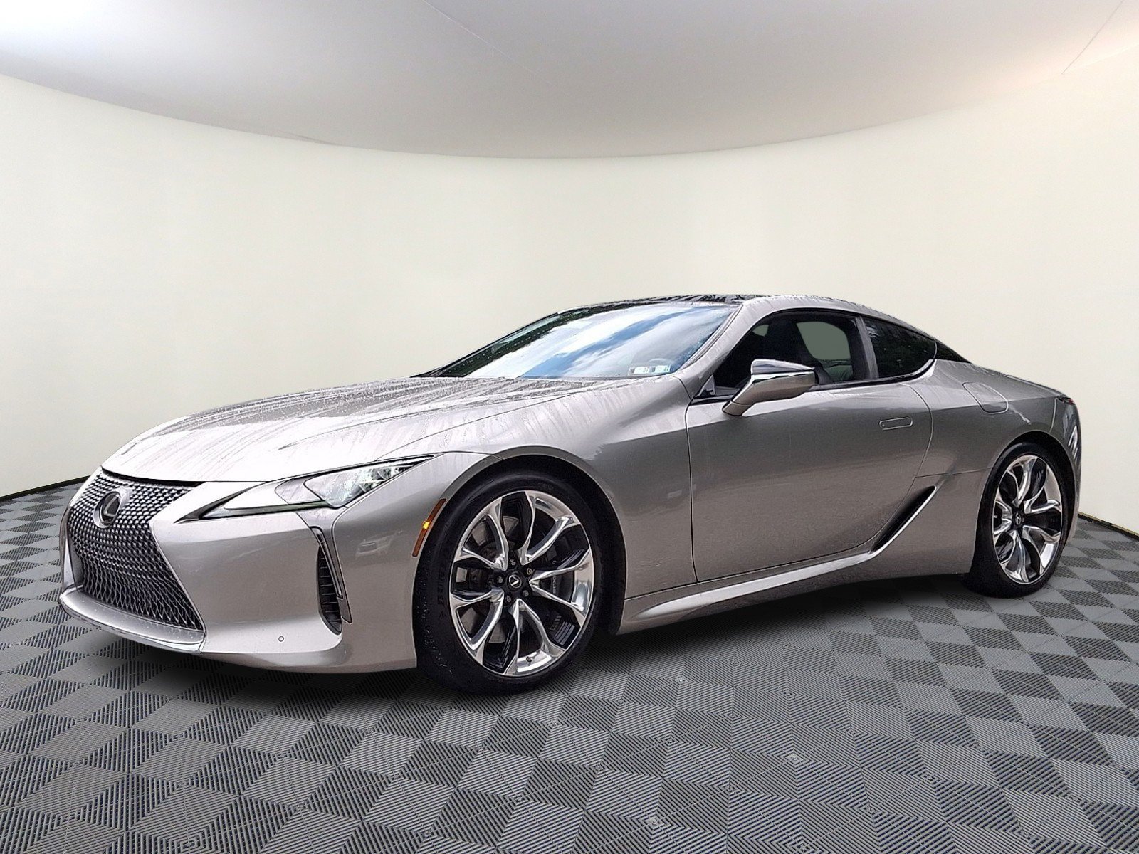 Used 2018 Lexus LC 500 Coupe w/ Sport Package RWD image 3