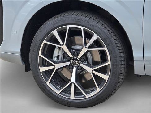 New 2026 Audi Q3 quattro 2.0T AWD/4WD image 9