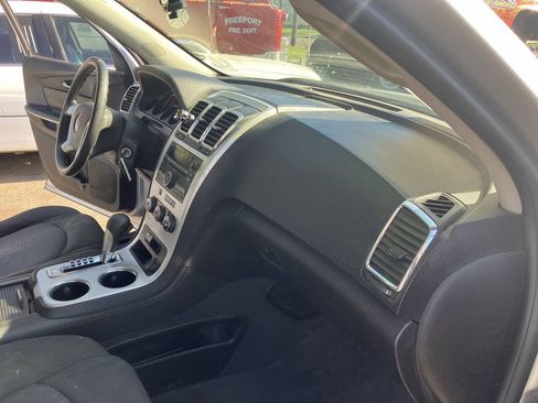 Used 2010 GMC Acadia SL FWD image 23