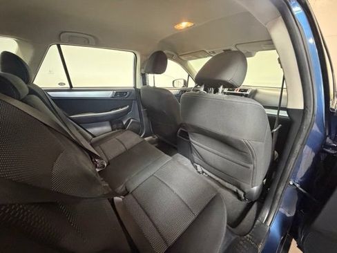 Used 2019 Subaru Outback 2.5i AWD/4WD image 12