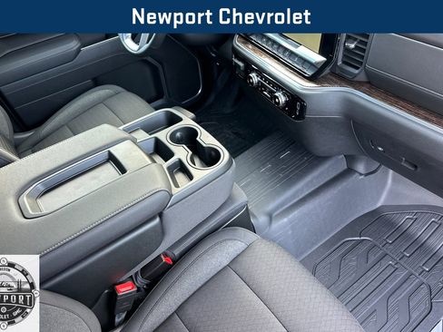 New 2026 GMC Sierra 1500 Elevation image 16