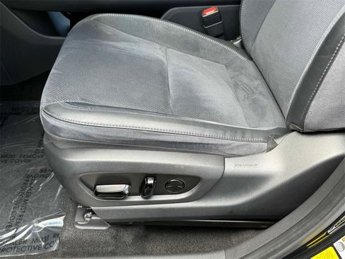 Used 2023 Lexus RZ 450e Premium image 3