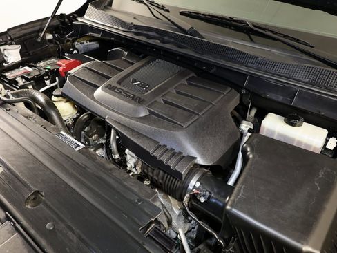 Used 2022 Nissan Titan PRO-4X w/ Pro-4x Convenience Package image 34