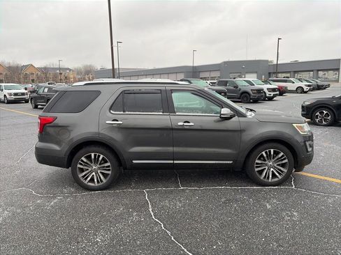 Used 2017 Ford Explorer Platinum image 6