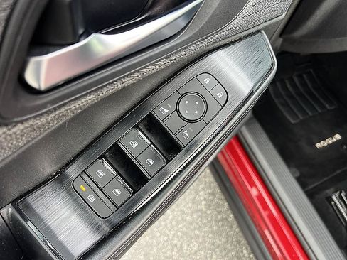 Certified 2022 Nissan Rogue SV FWD image 20