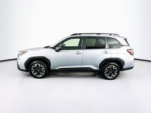 Used 2025 Subaru Forester Premium AWD/4WD image 4