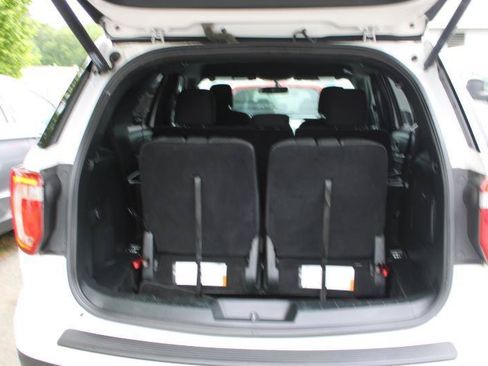 Used 2019 Ford Explorer XLT w/ Equipment Group 201A FWD image 16