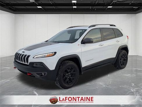 Used 2018 Jeep Cherokee Trailhawk image 1