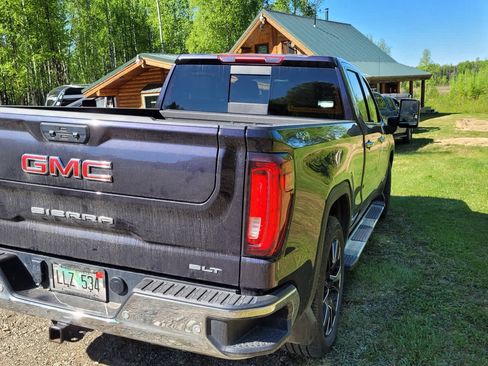 Used 2024 GMC Sierra 1500 SLT w/ SLT Premium Plus Package AWD/4WD image 3