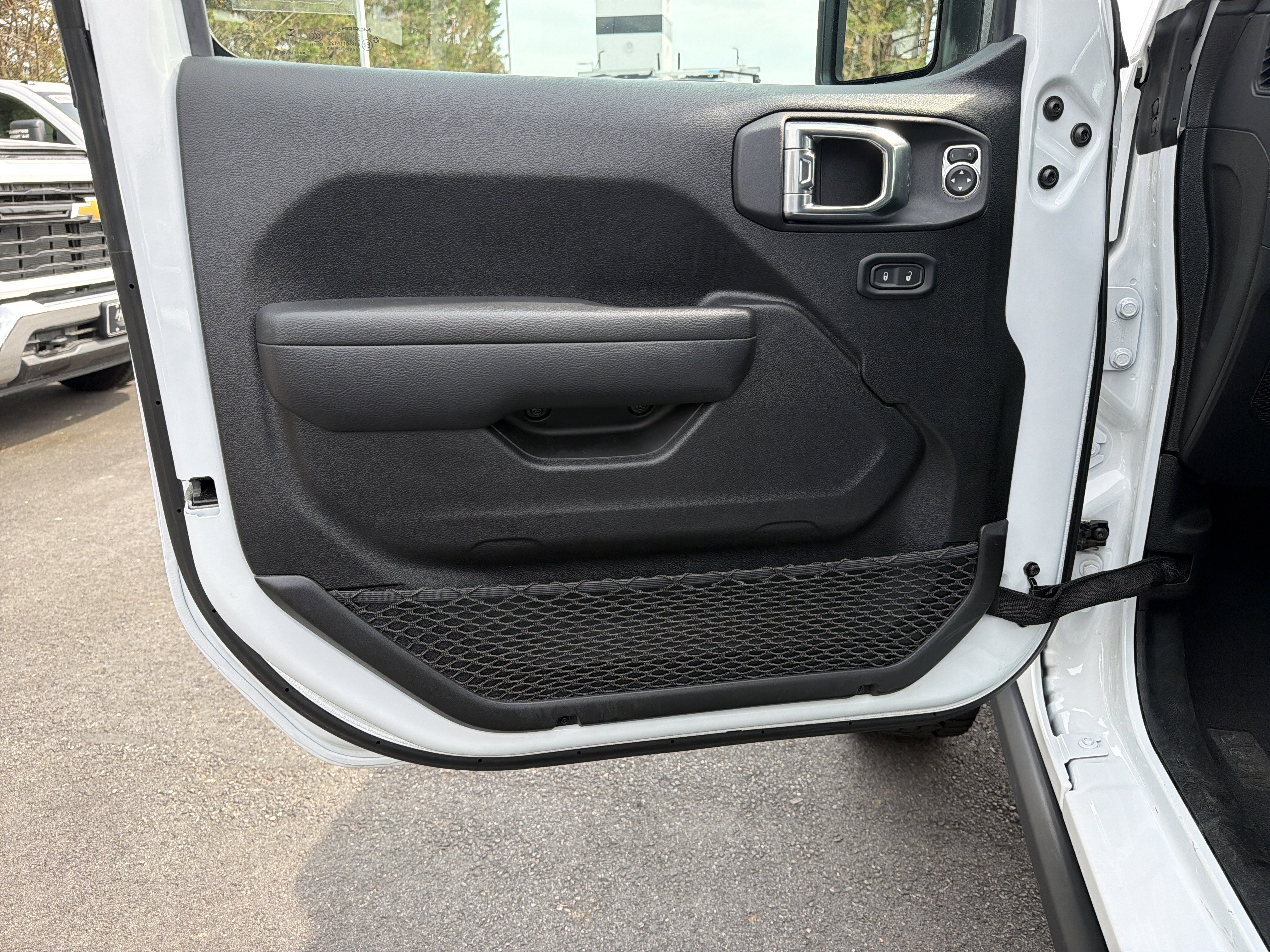 Used 2026 Jeep Gladiator Mojave AWD/4WD image 14