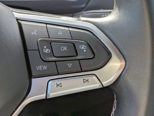 Used 2023 Volkswagen Tiguan SE R-Line FWD image 26
