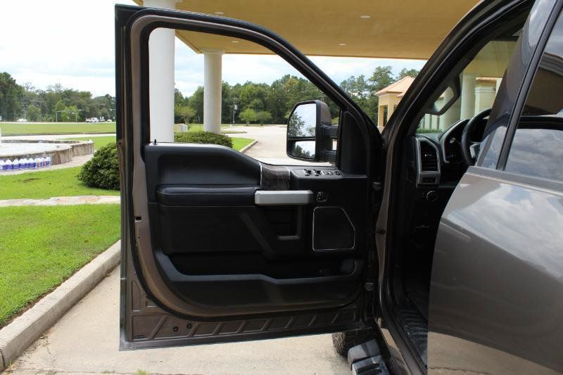 Used 2019 Ford F350 Lariat w/ Lariat Value Package AWD/4WD image 26