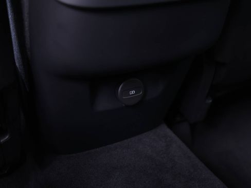 Certified 2023 Volvo XC60 B5 Plus image 24