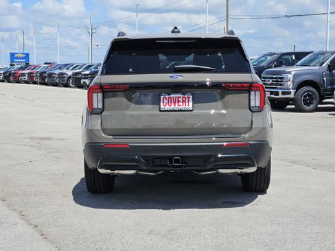 New 2026 Ford Explorer ST-Line w/ ST-Line Street Pack RWD image 6